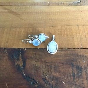 Sterling silver moonstone earrings & pendant!